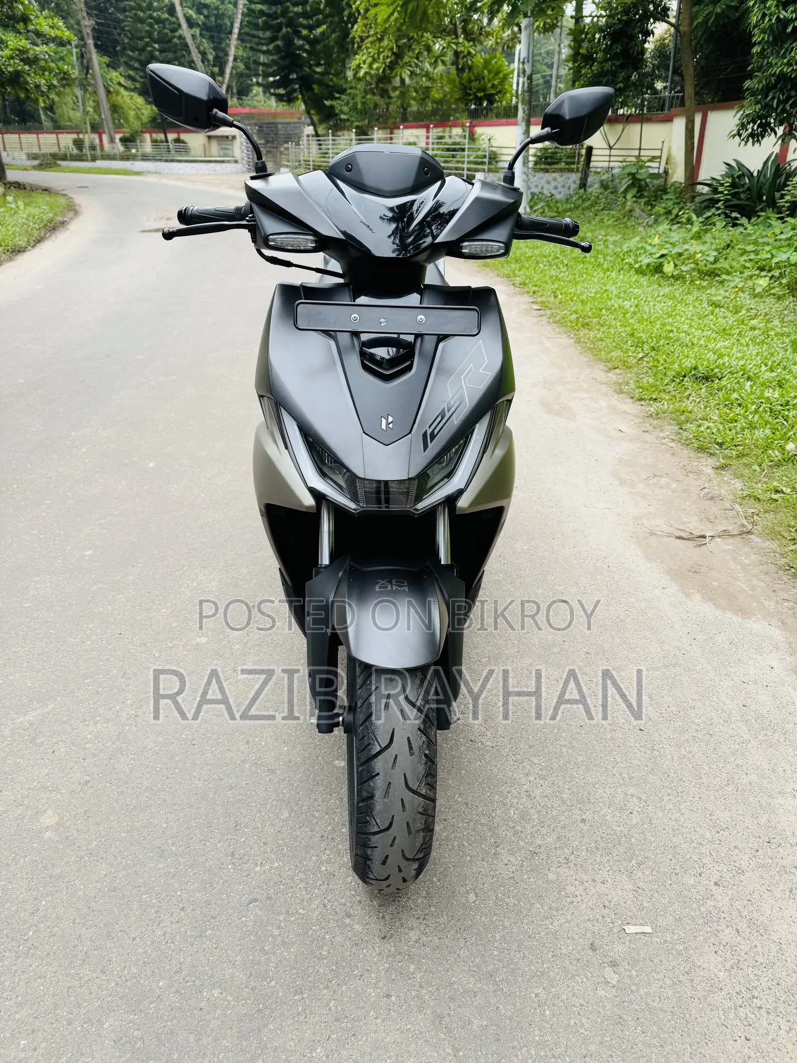 New Hero Xoom 125 2026 Black