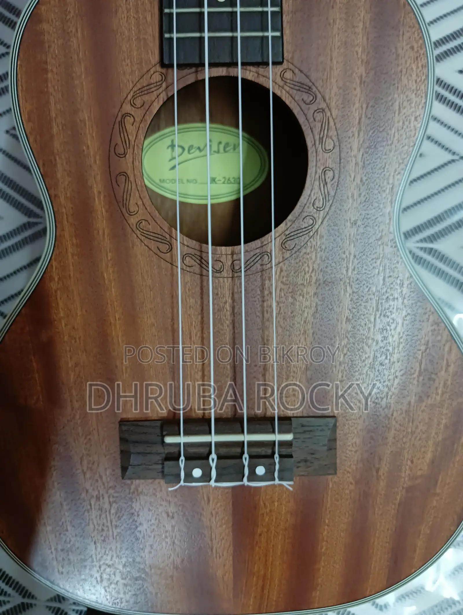 Deviser UK-2630 Ukulele | Bag + Pick FREE | Urgent Sell