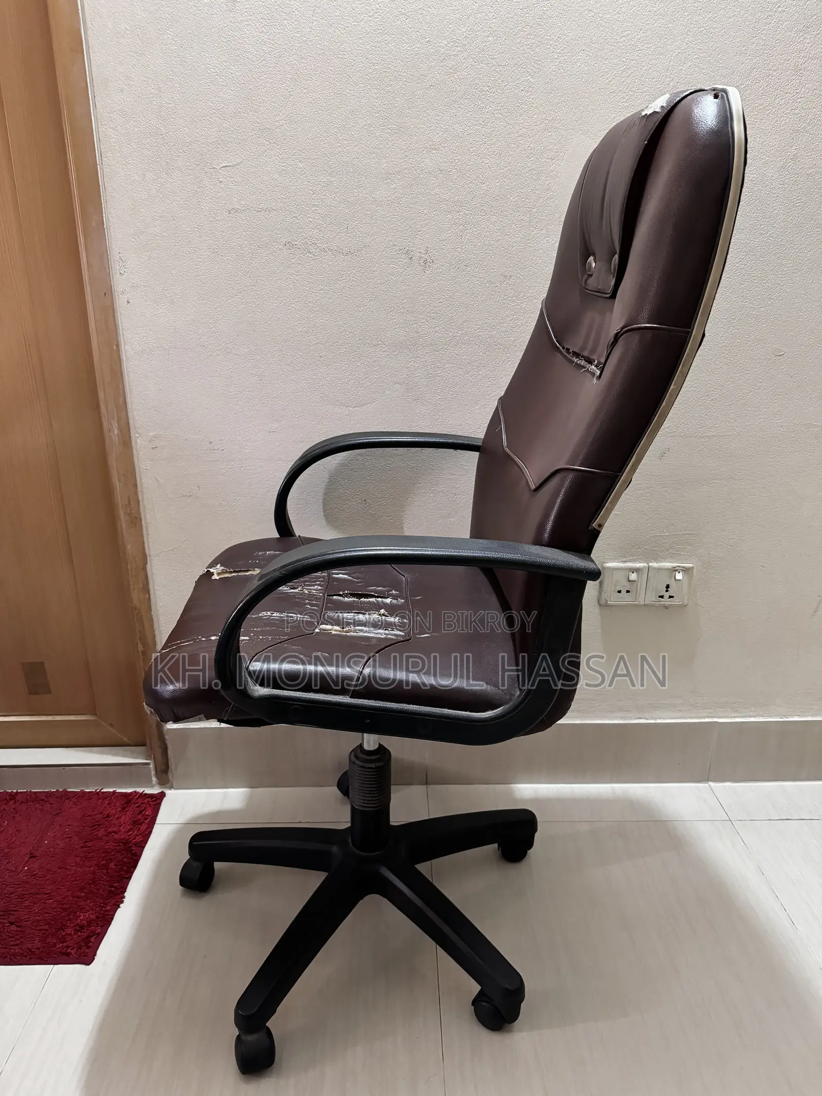High-Back Manager Chair