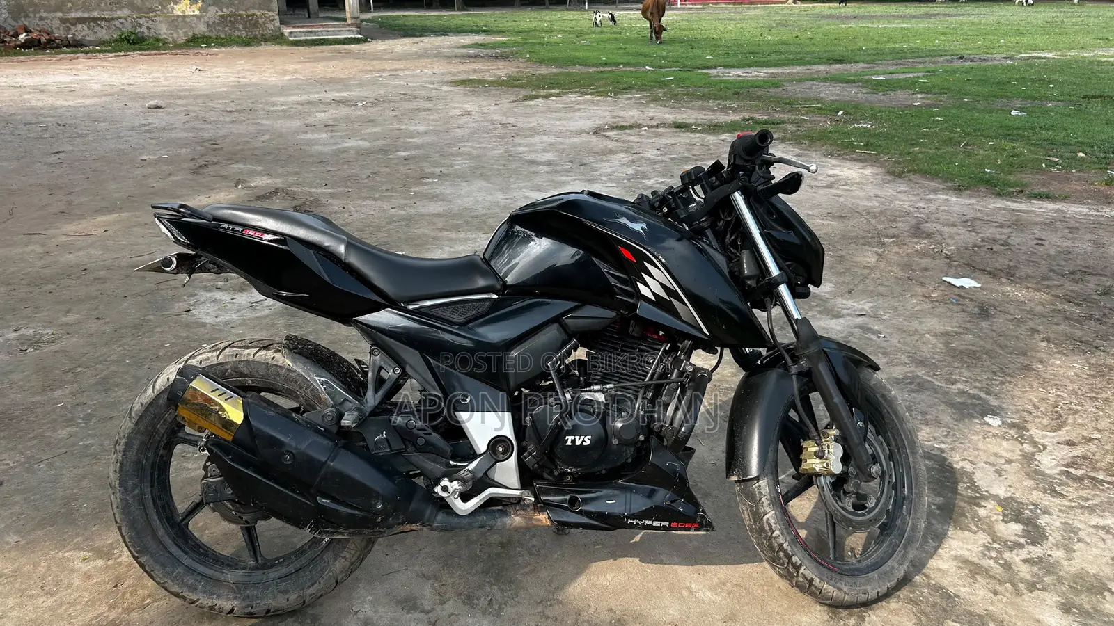 TVS Apache RTR 160 4V 2024 Black