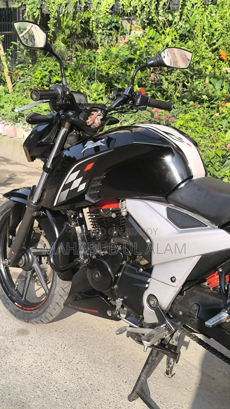 TVS Apache RTR 160 4V 2024 Black