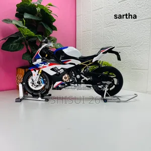 BMW S1000RR 1:8 Scale Die-Cast Model Motorcycle