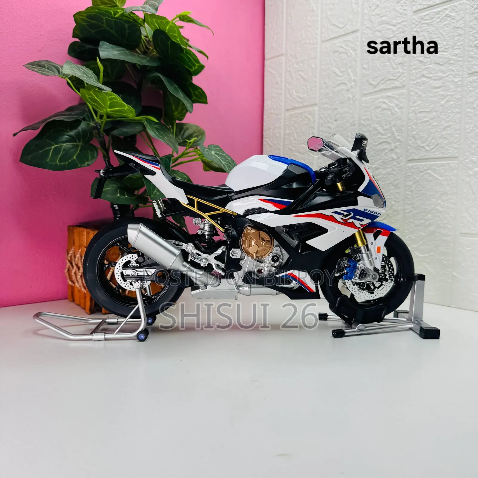 BMW S1000RR 1:8 Scale Die-Cast Model Motorcycle