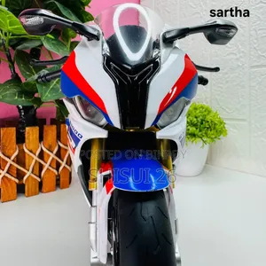 BMW S1000RR 1:8 Scale Die-Cast Model Motorcycle