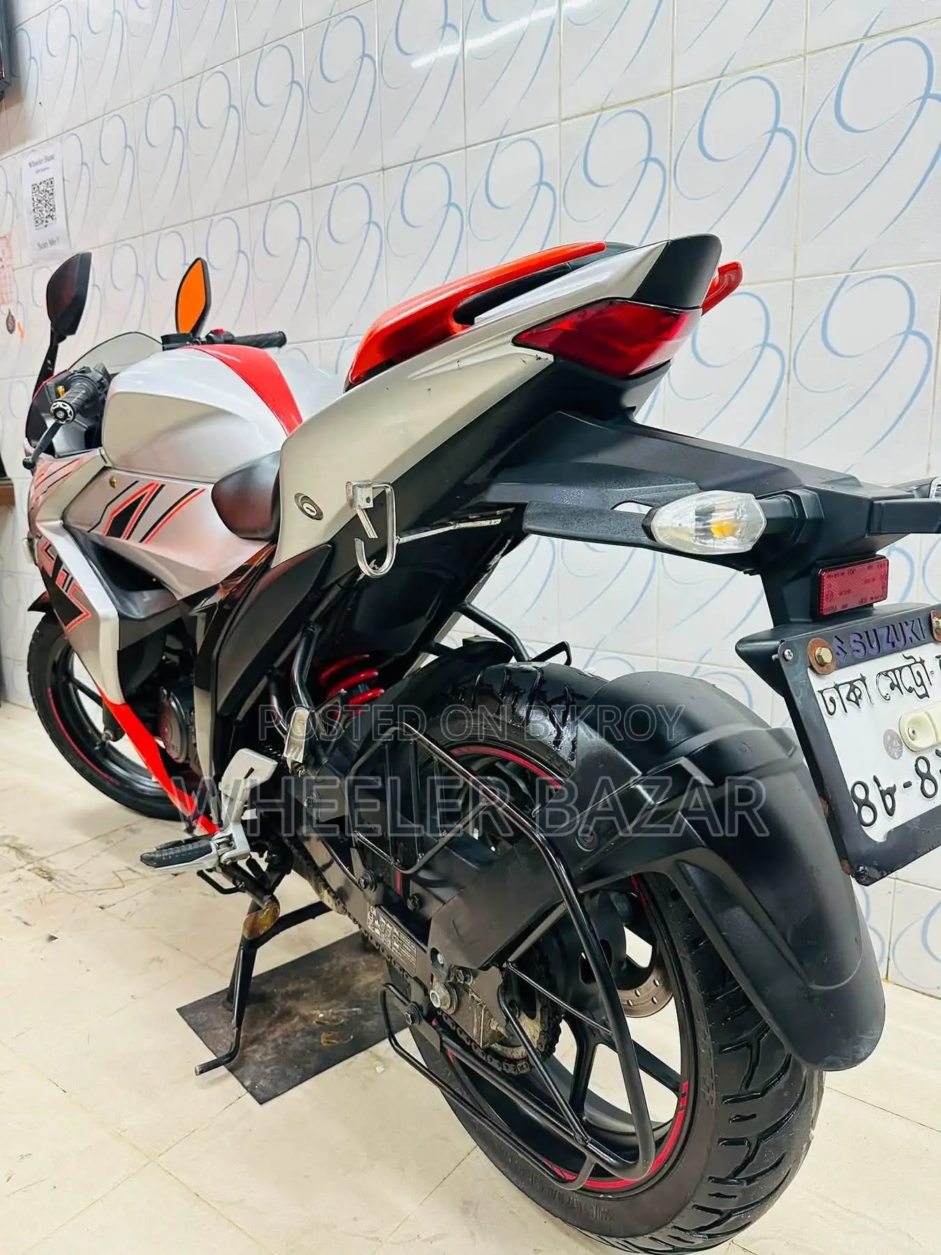 Suzuki Gixxer SF 2023 Orange