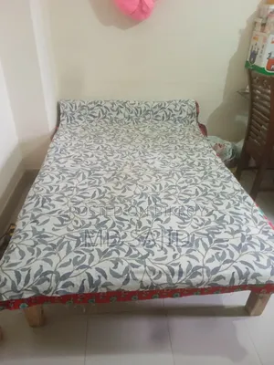 কাঠের চৌকি
