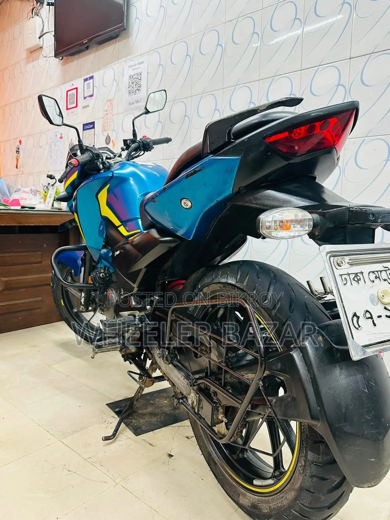 Hero Hunk 2022 Blue