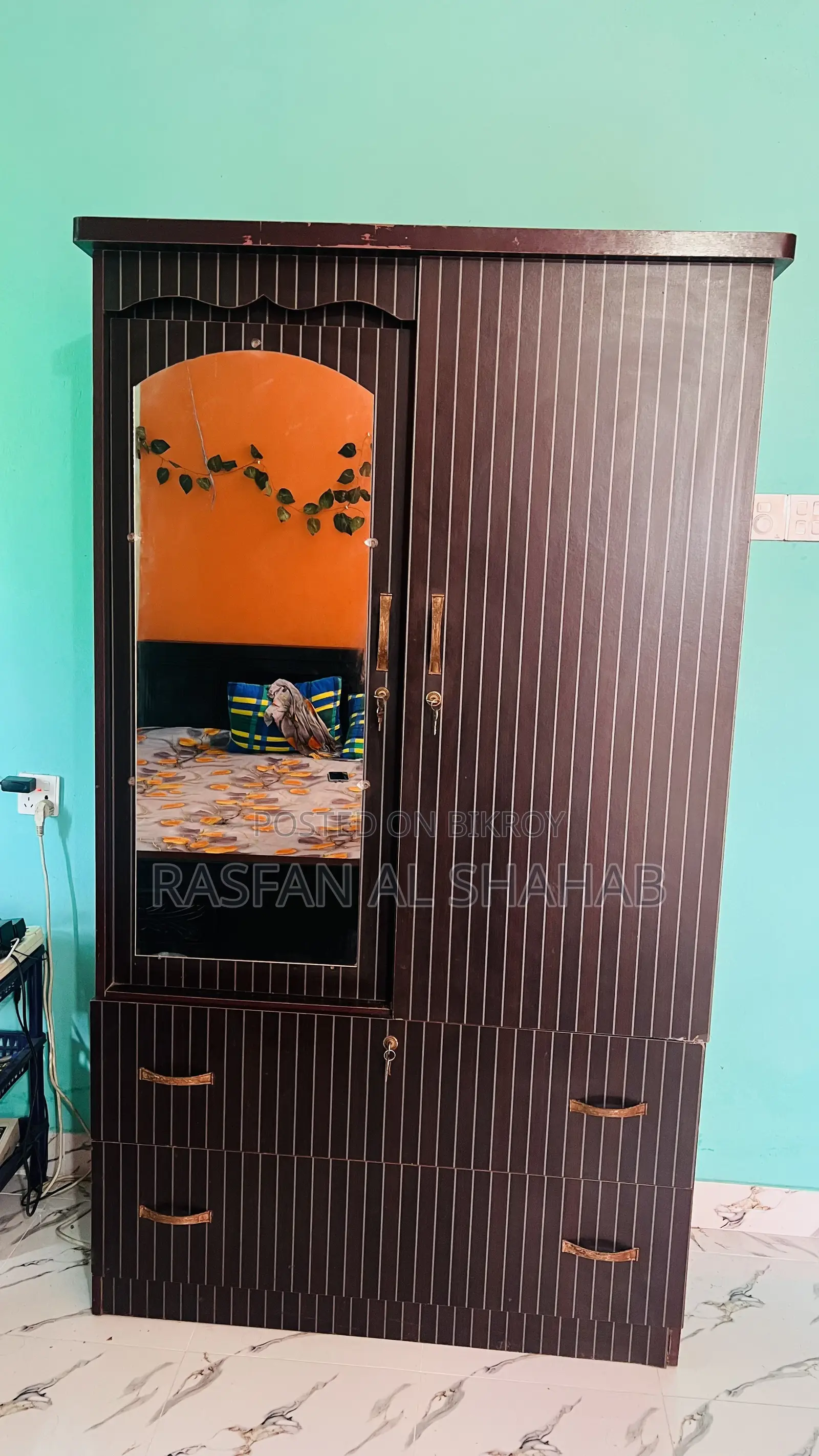 A wardrobe will be sold.