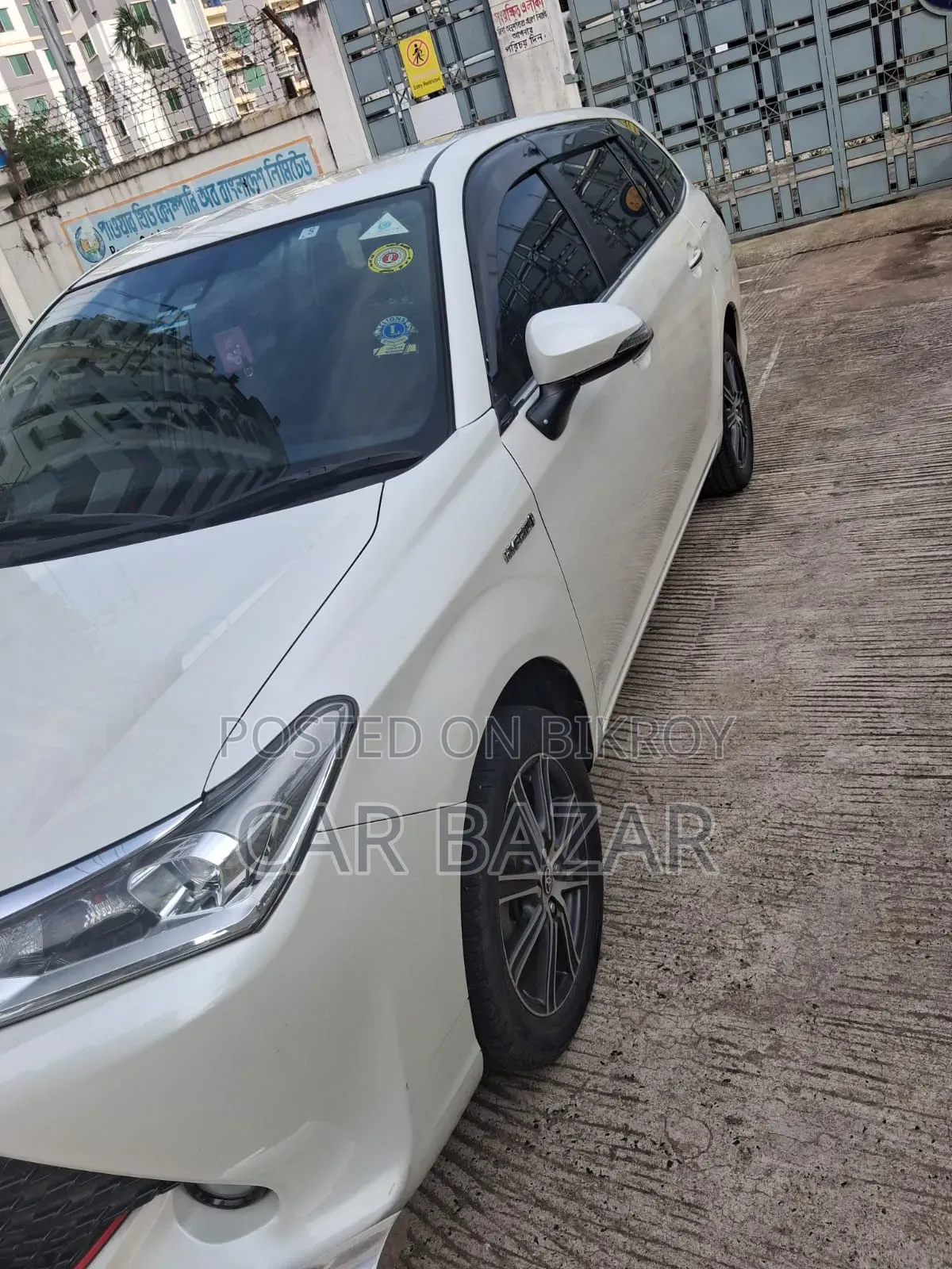 Toyota Corolla Fielder 1.5 Hybrid FWD 2017 Pearl