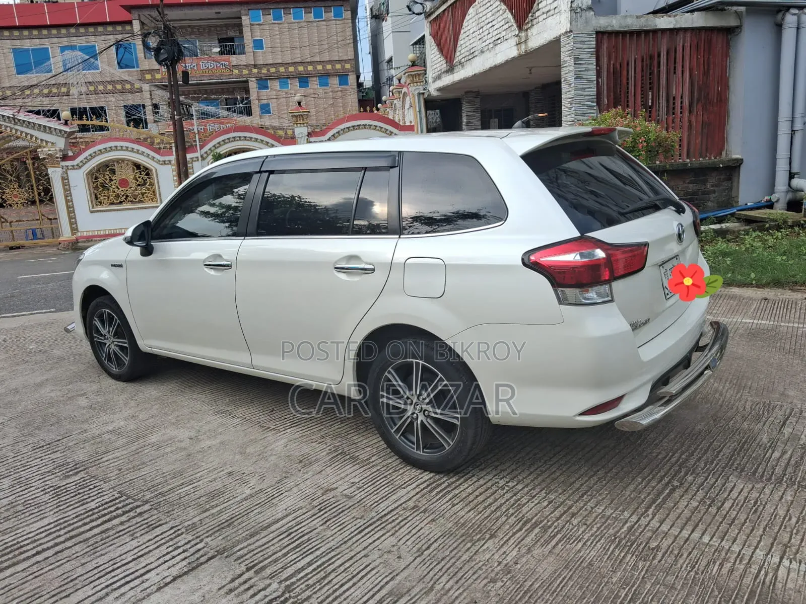 Toyota Corolla Fielder 1.5 Hybrid FWD 2017 Pearl