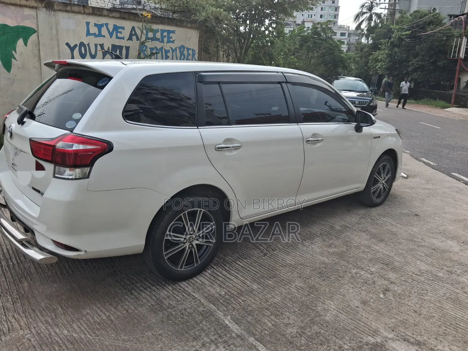 Toyota Corolla Fielder 1.5 Hybrid FWD 2017 Pearl