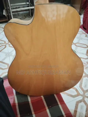 Signature Topaz 265 Acoustic Guitar