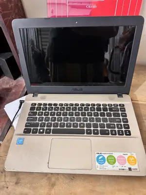 Laptop ASUS X44H 4GB Intel Celeron HDD 500GB