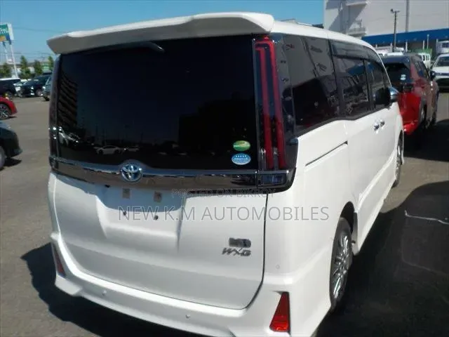 Toyota Noah 2021 Pearl