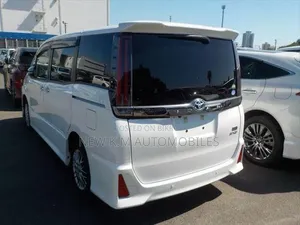 Toyota Noah 2021 Pearl