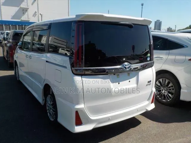 Toyota Noah 2021 Pearl