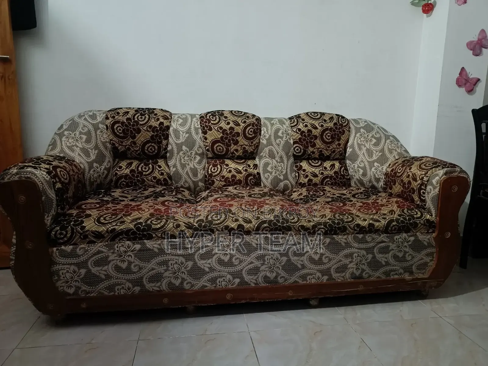 Sofa With Red Cover