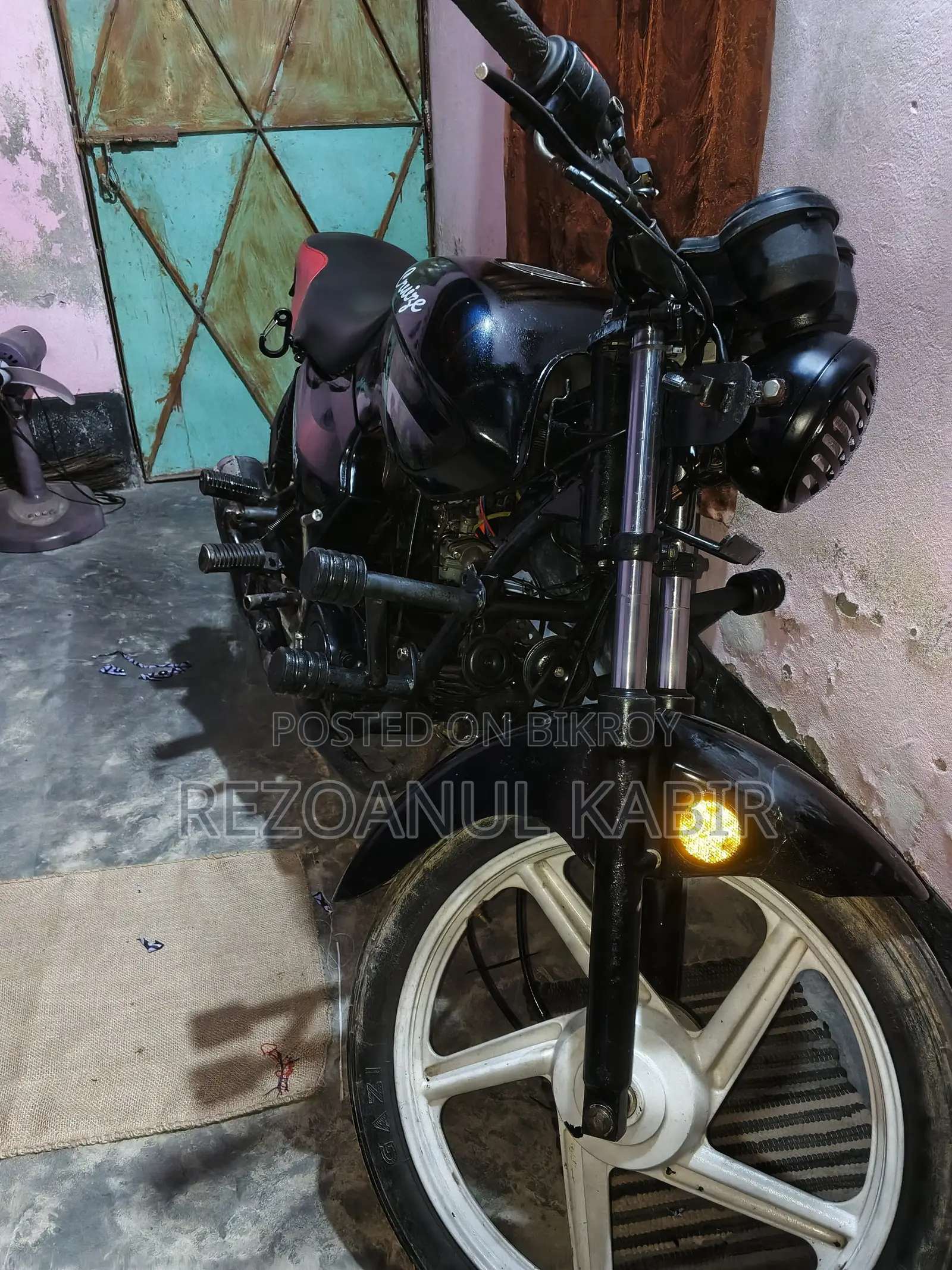 Walton Cruize 2011 Black