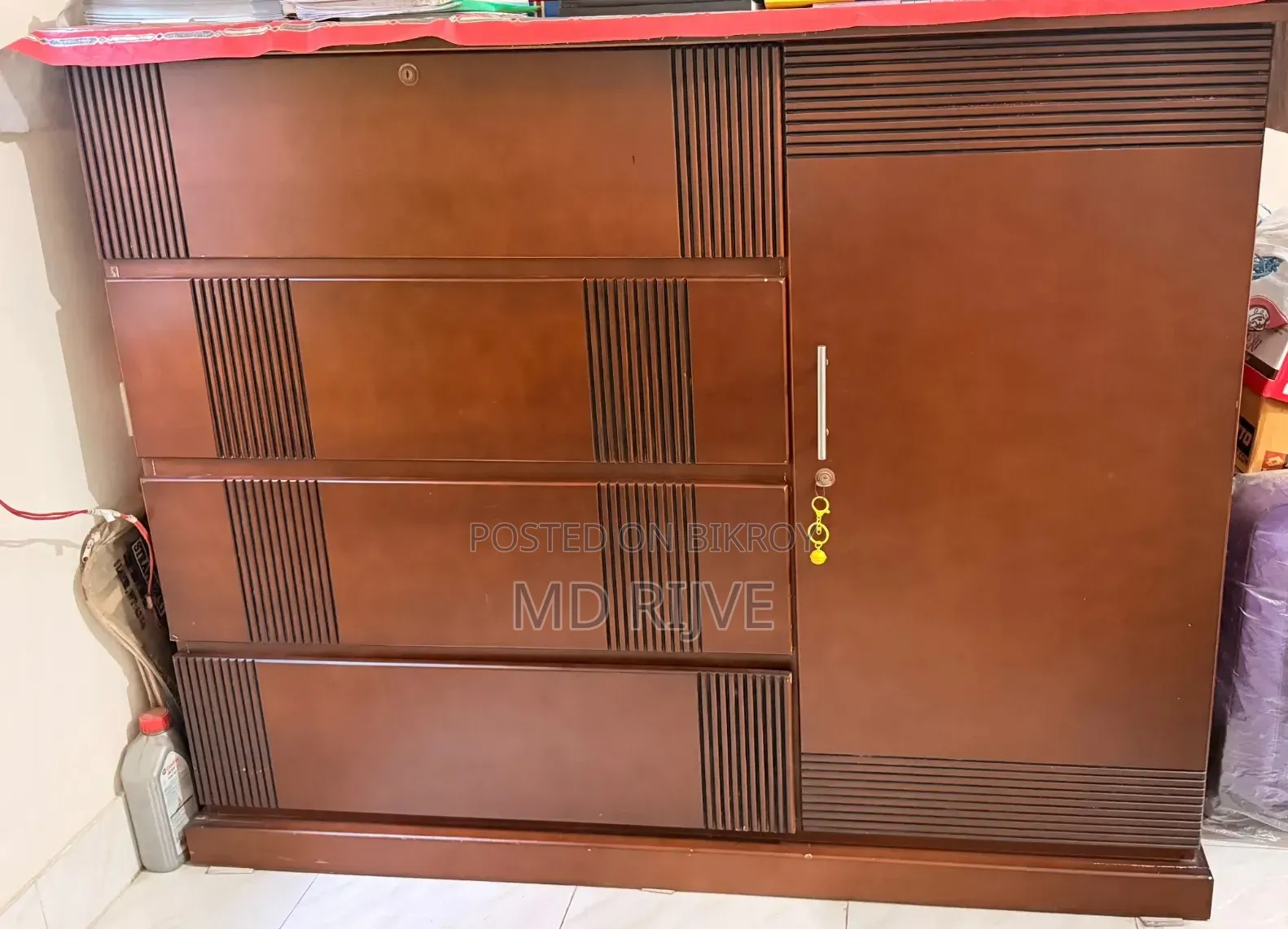 Large Stylish Wardrobe – Good Condition