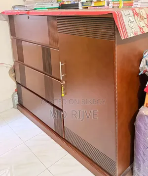 Large Stylish Wardrobe – Good Condition