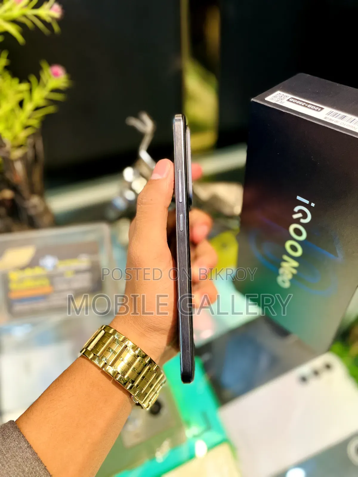 iQOO 256 GB Black