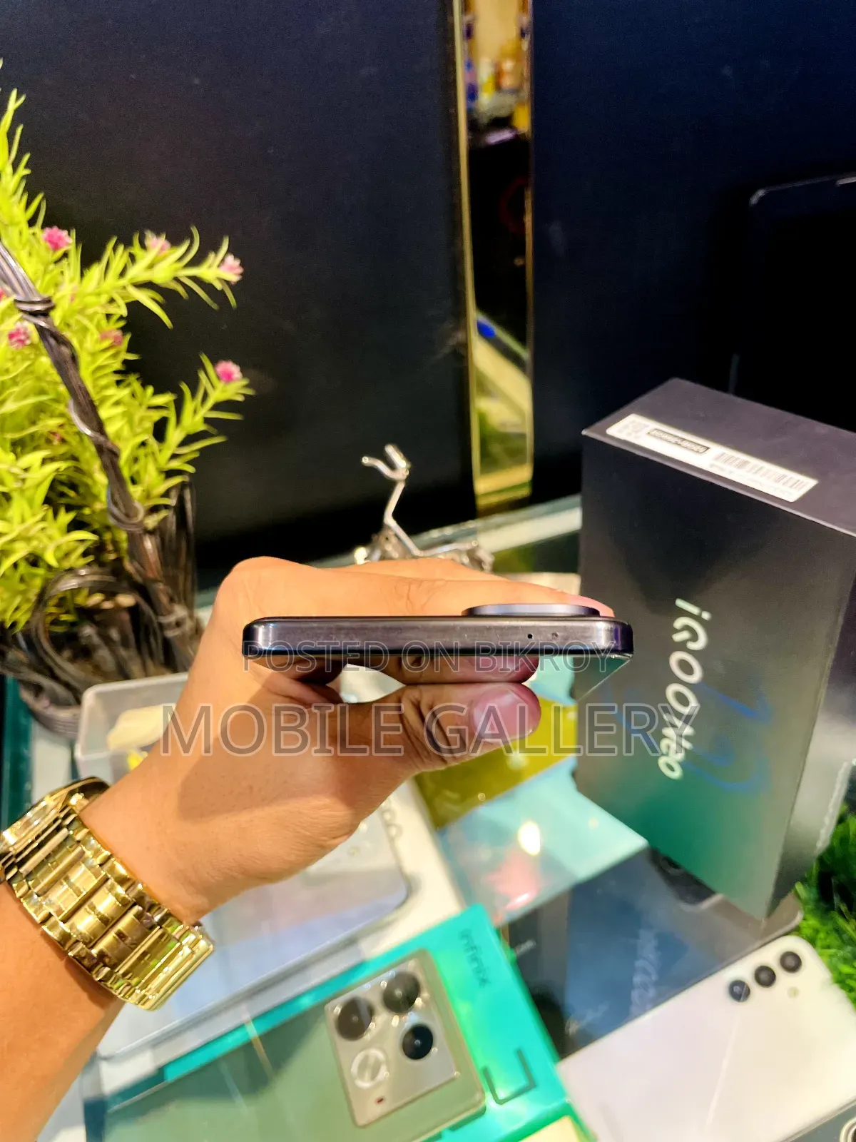 iQOO 256 GB Black
