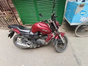 Yamaha FZ 2012 Red