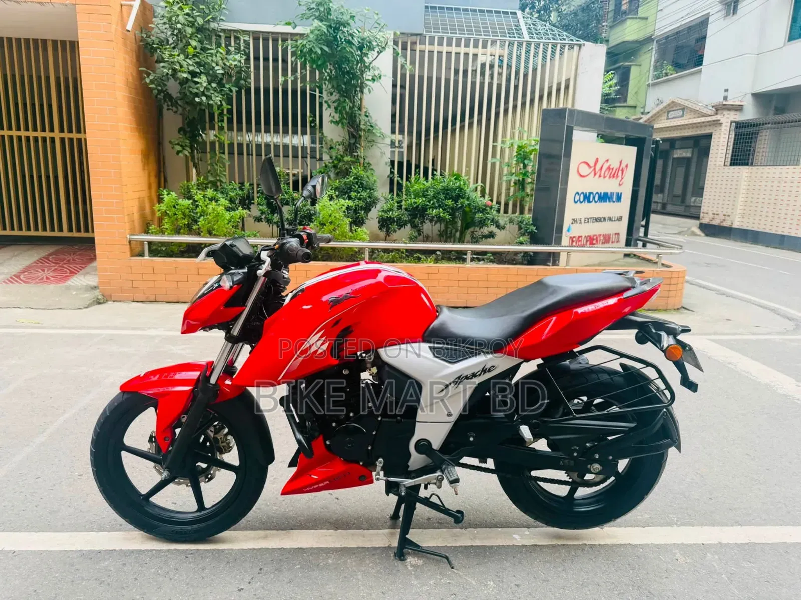 TVS Apache RTR 160 4V 2023 Red