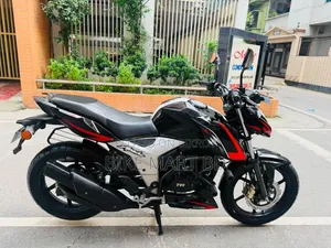 TVS Apache RTR 160 4V 2024 Black