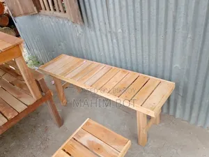 মেহেগুনি কাঠের বেঞ্চ ও সোকেস