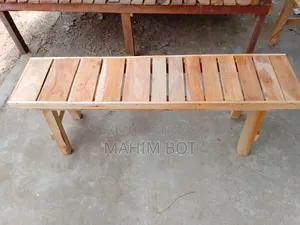 মেহেগুনি কাঠের বেঞ্চ ও সোকেস