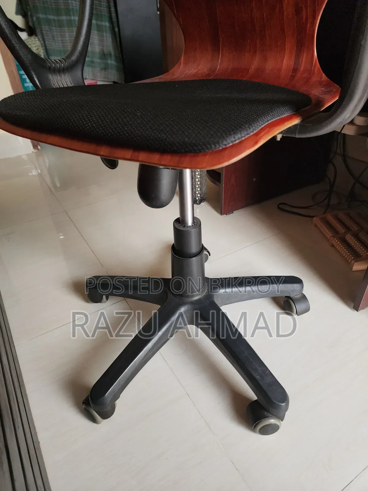 Regal Chair
