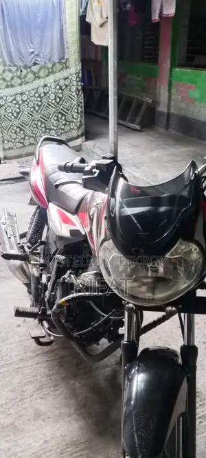 বাজাজ ডিসকভার ১১০ ২০২২ ব্লু
