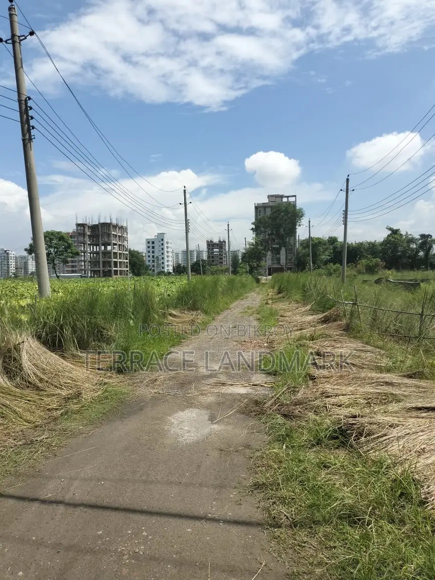 এন ব্লক কর্নার প্লটে ৫ কাঠা জমি