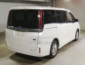 Toyota Noah 2021 Pearl