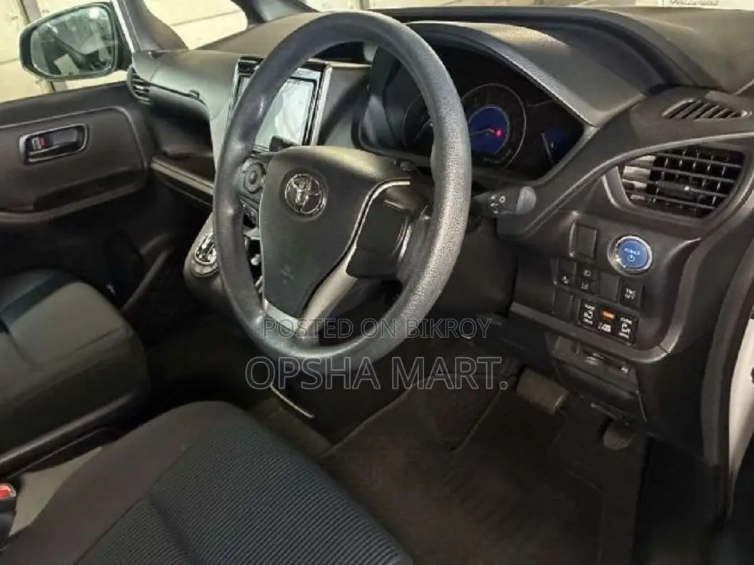 Toyota Noah 2021 Pearl