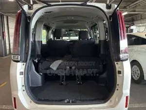 Toyota Noah 2021 Pearl
