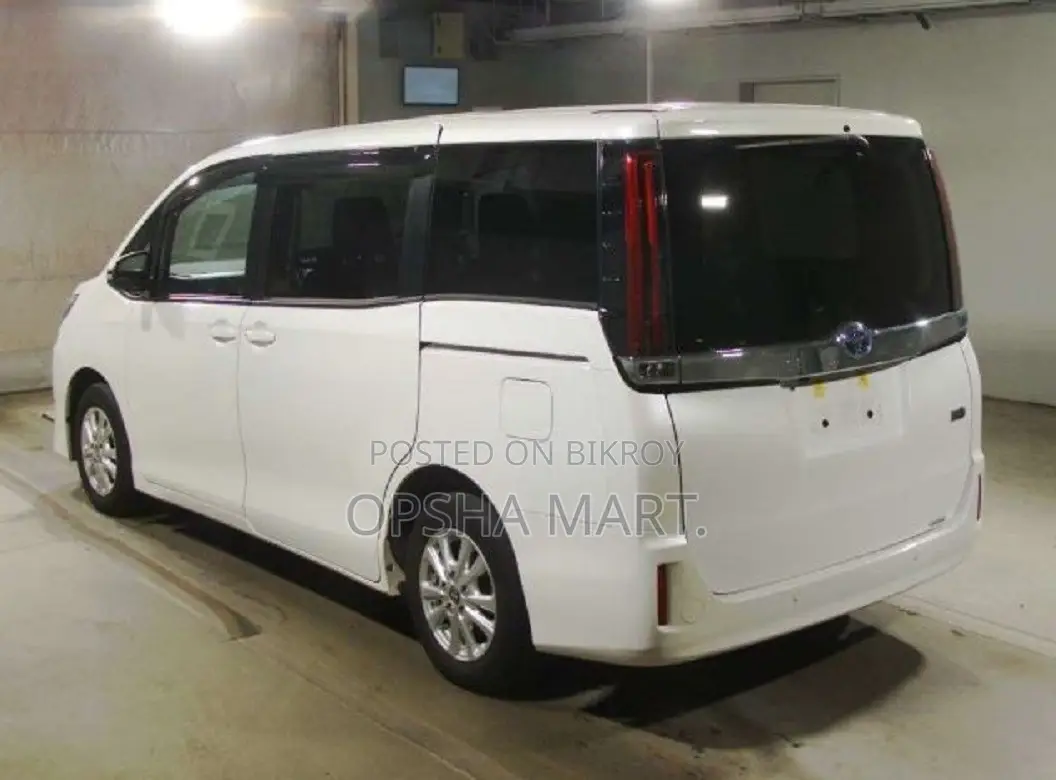 Toyota Noah 2021 Pearl