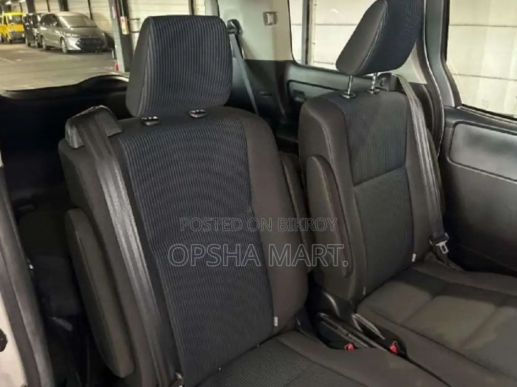 Toyota Noah 2021 Pearl