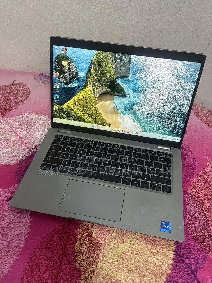 Laptop Dell 3GB Intel SSD 256GB