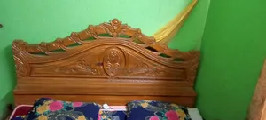 এই খাটটি বিক্রি হবে আকাশমনি কাঠের ৬/৭ ফিট