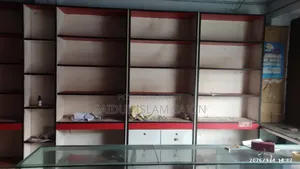 দোকানের ডেকোরেশন এবং কাউন্টার সোকেজ