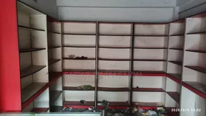 দোকানের ডেকোরেশন এবং কাউন্টার সোকেজ