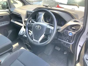 Toyota Noah 2021 Pearl