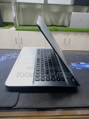 Laptop ASUS X45A 8GB Intel Core I3 HDD+SSD 128GB