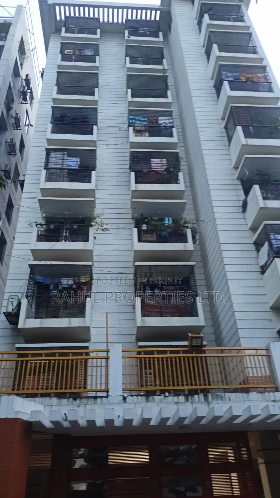 3bdrm Apartment in Rowshan Monzil, Basundhara for Sale