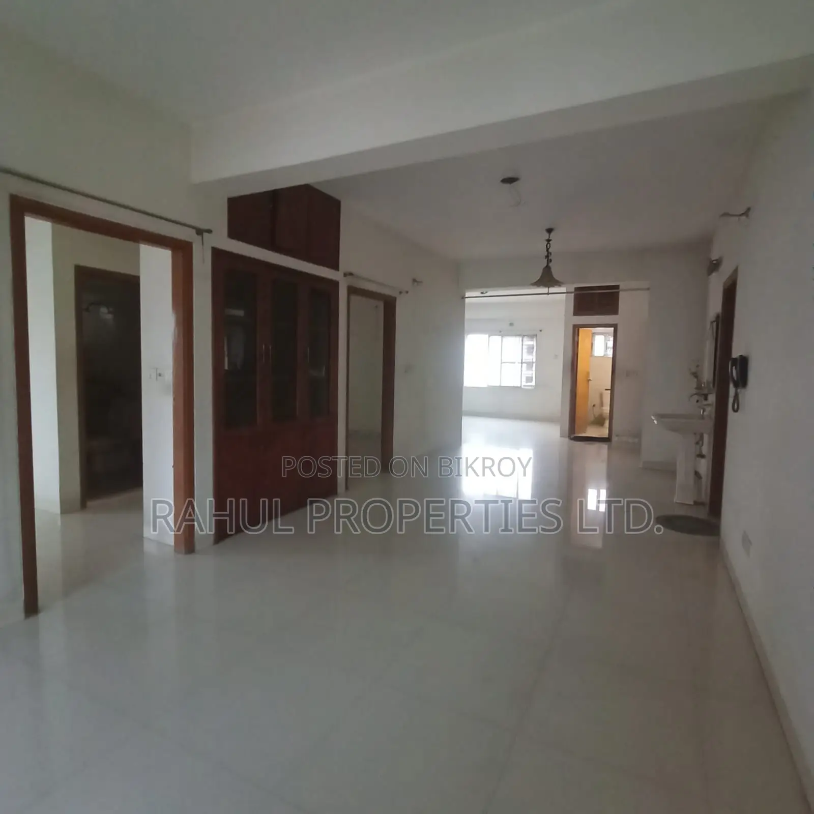 3bdrm Apartment in Rowshan Monzil, Basundhara for Sale