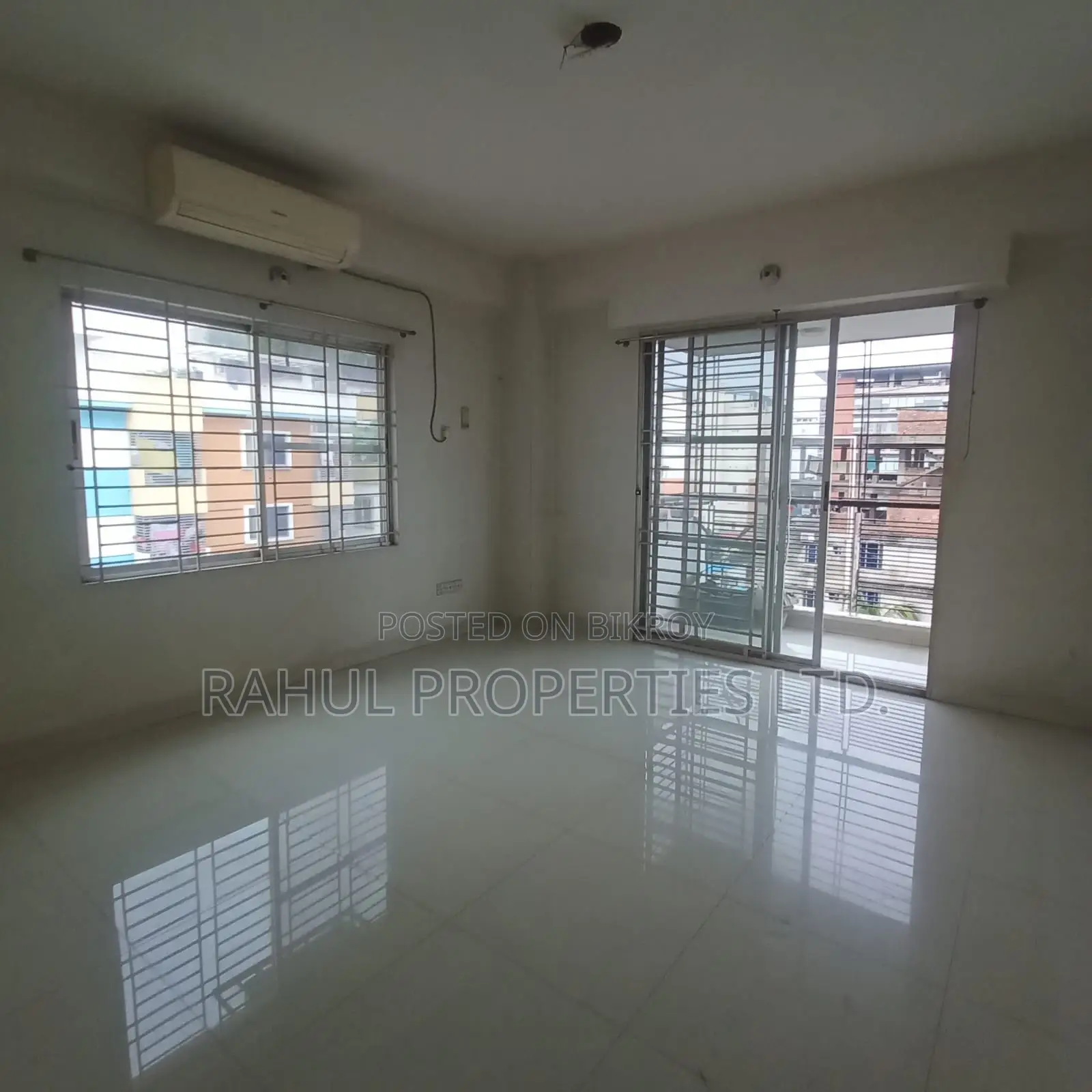 3bdrm Apartment in Rowshan Monzil, Basundhara for Sale