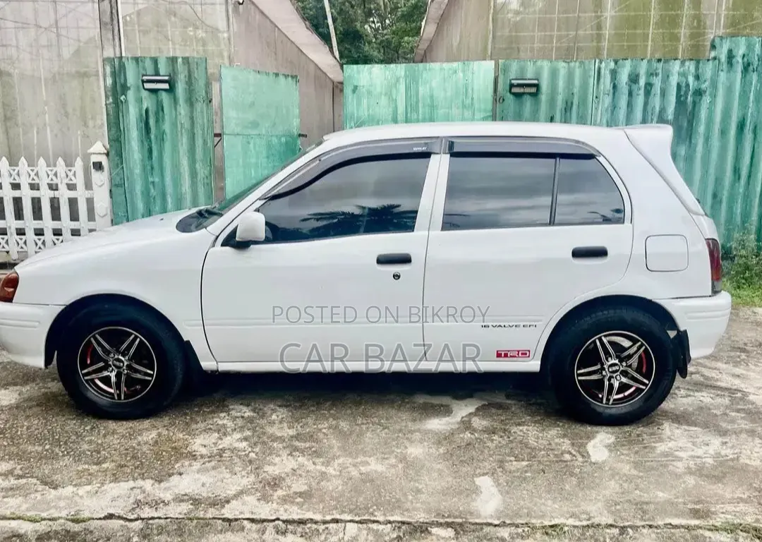 Toyota Starlet 1997 White