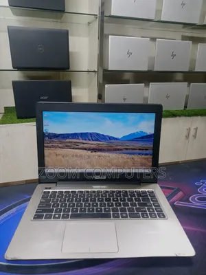 Laptop ASUS X45A 4GB Intel Core I3 HDD+SSD 128GB